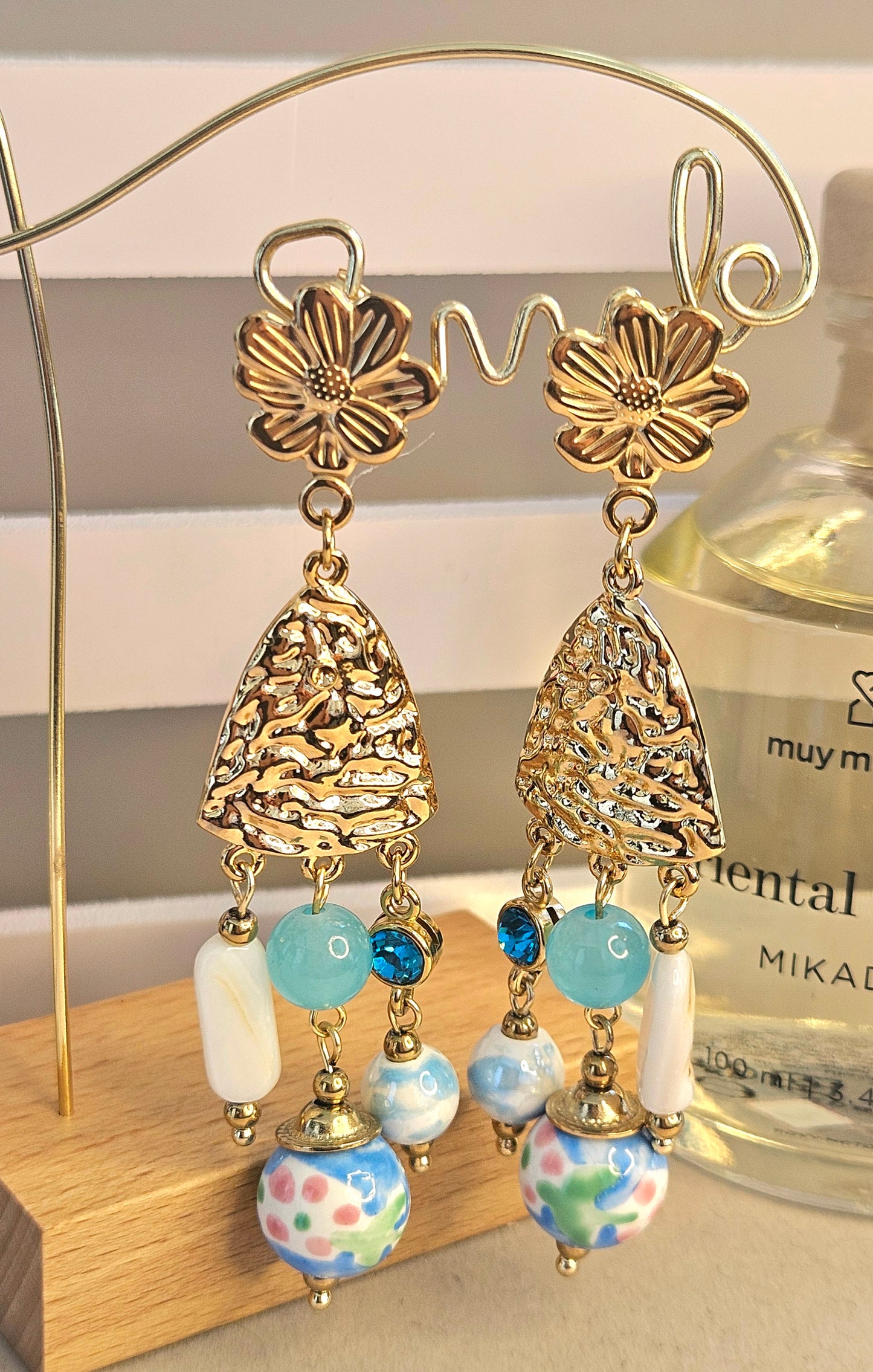 Boucles d'oreilles triangle céramique bleue