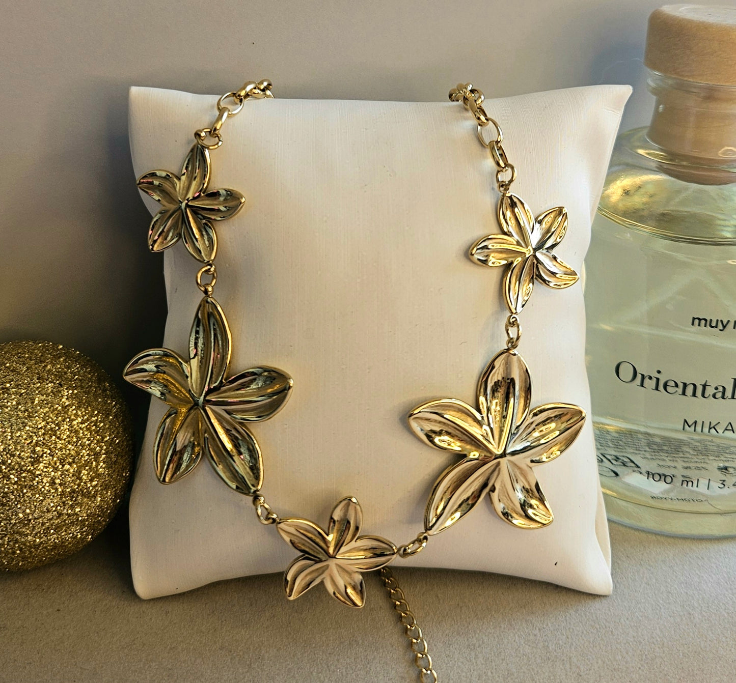 Collier grandes fleurs