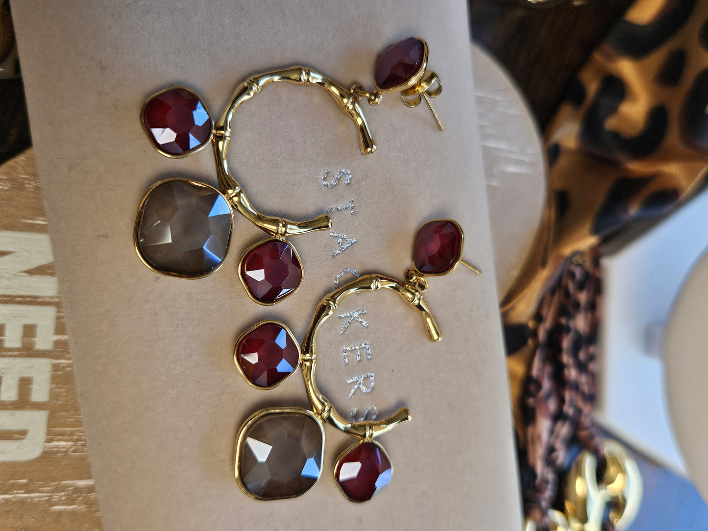 Boucles d'oreilles cristal rouge