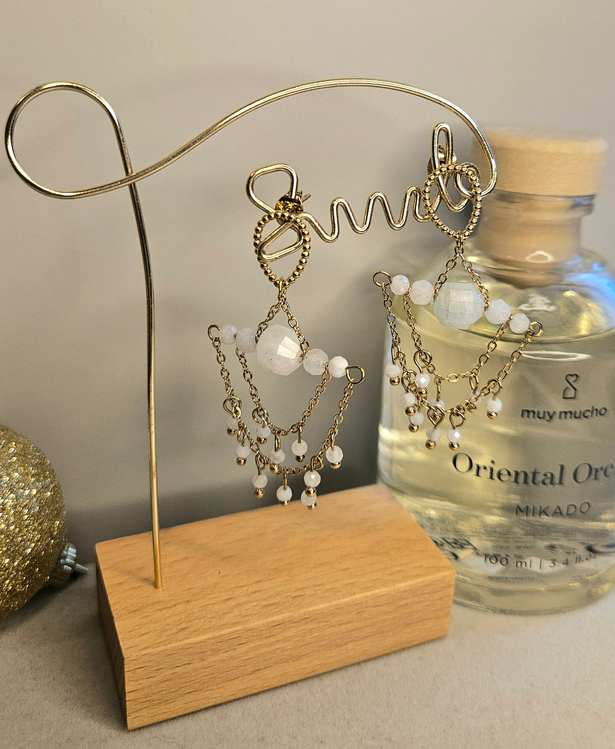 Boucles d'oreilles balancoire pierre blanches