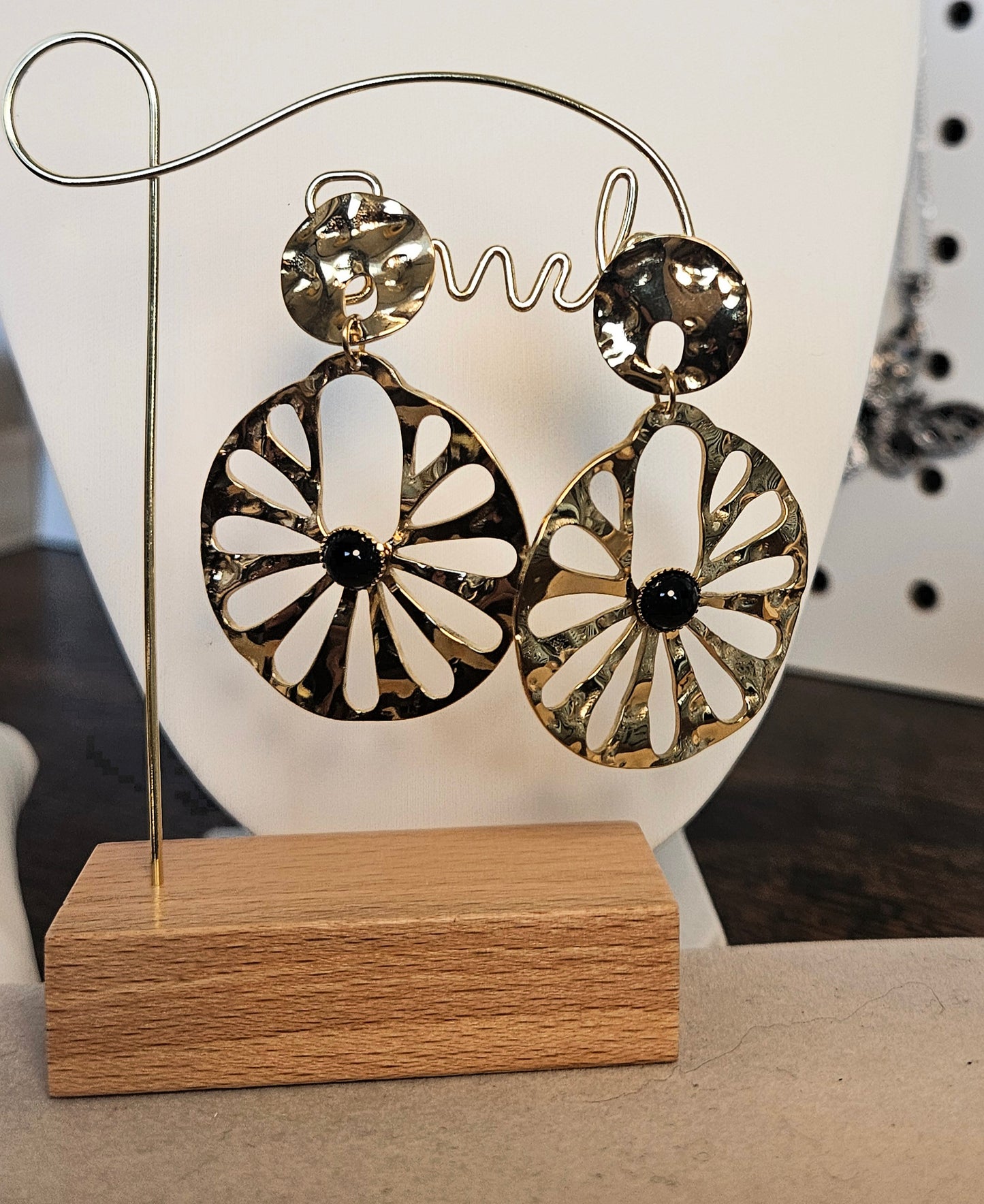 Boucles d'oreilles créoles orientale pierre naturelle noire