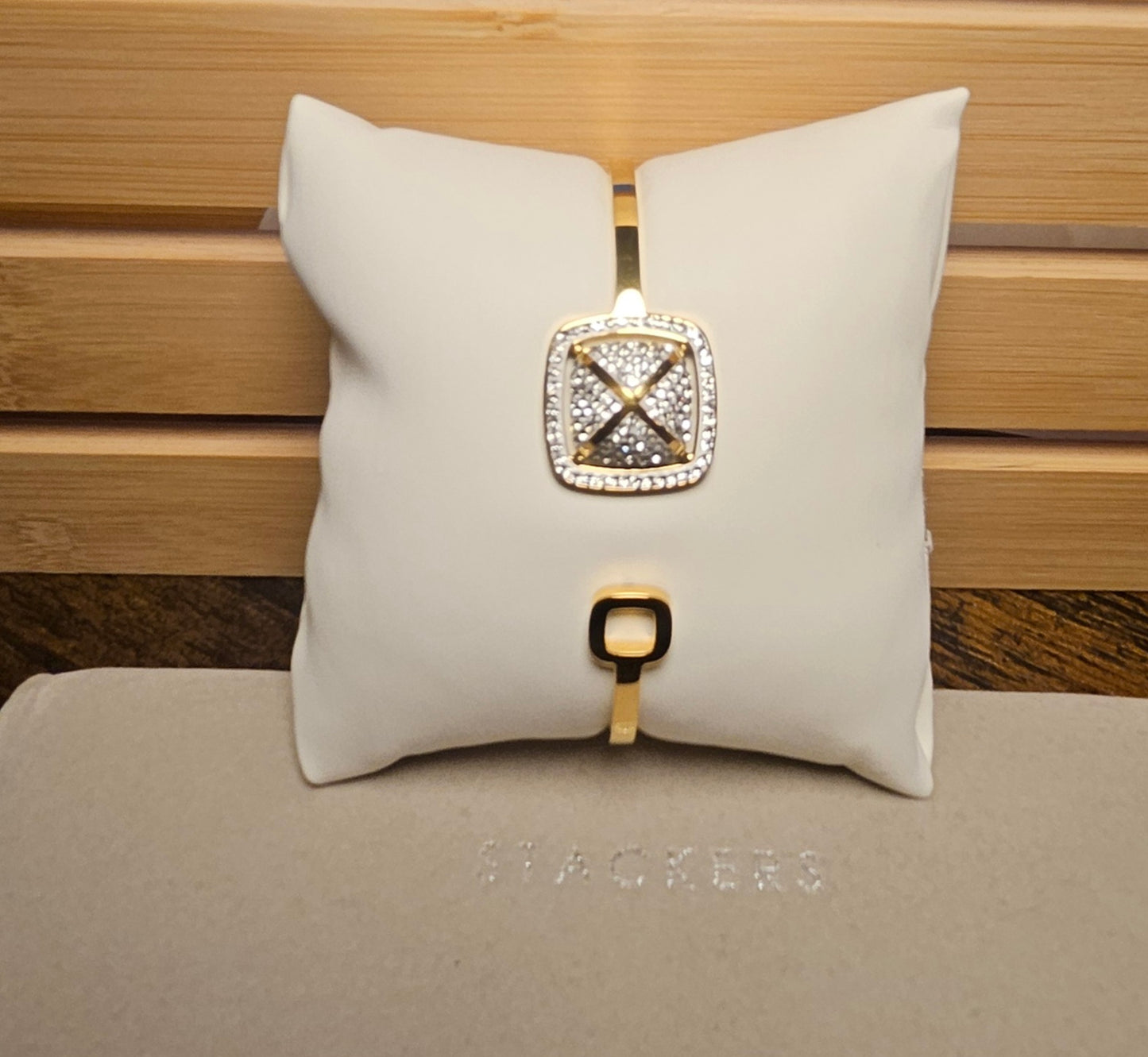 Bracelet jonc carre dome strass croix