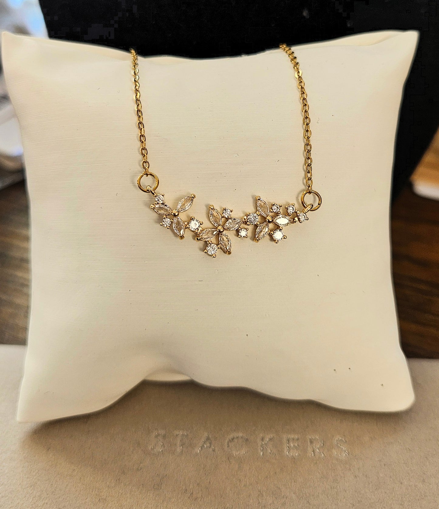 Collier multi fleurs cristal