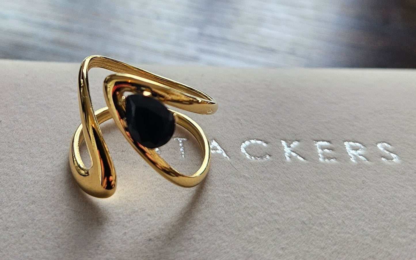 Bague cristal noir vague