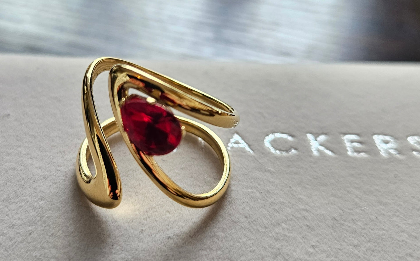 Bague cristal rouge vague