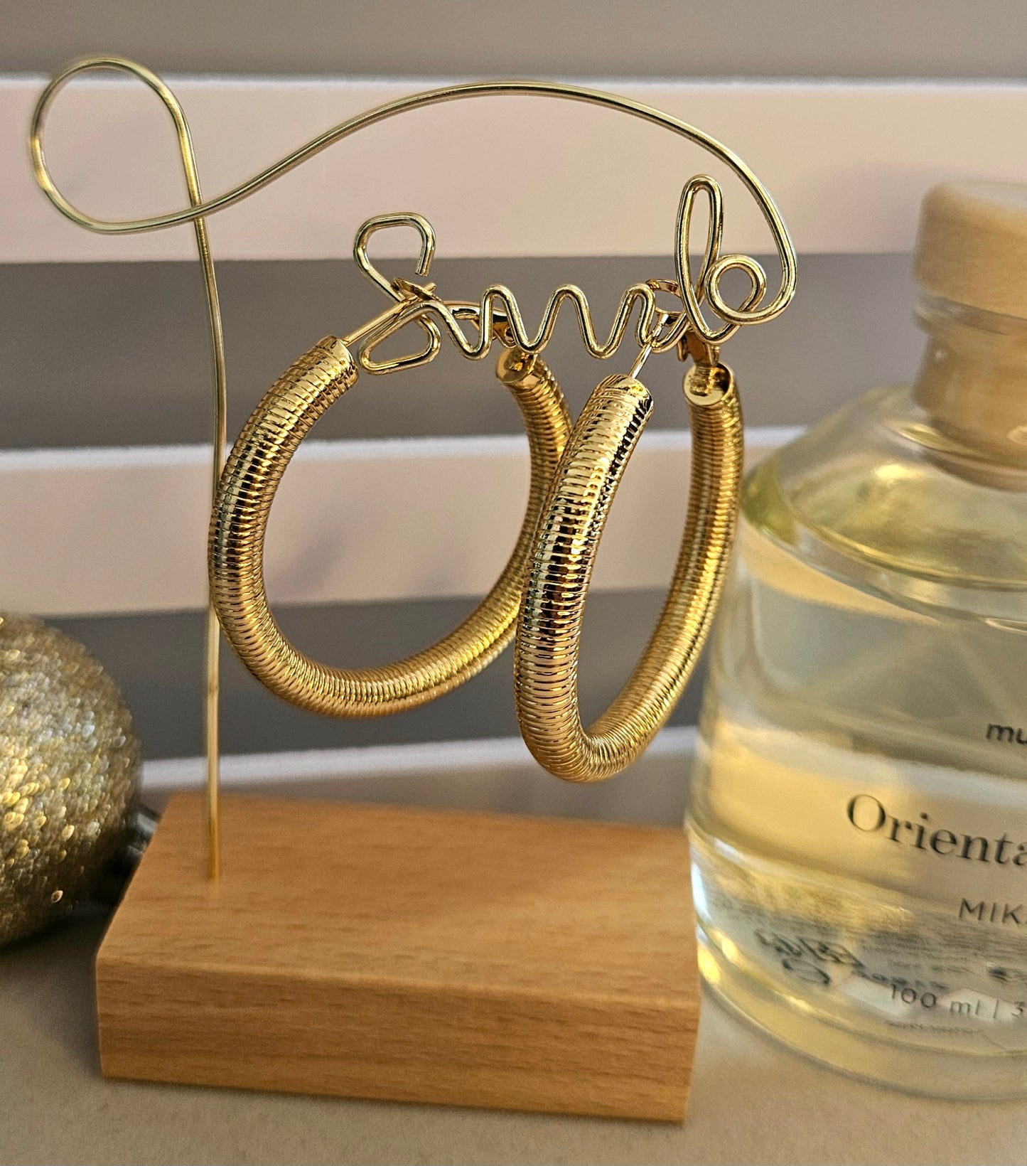 Boucles d'oreilles créoles larges ciselees