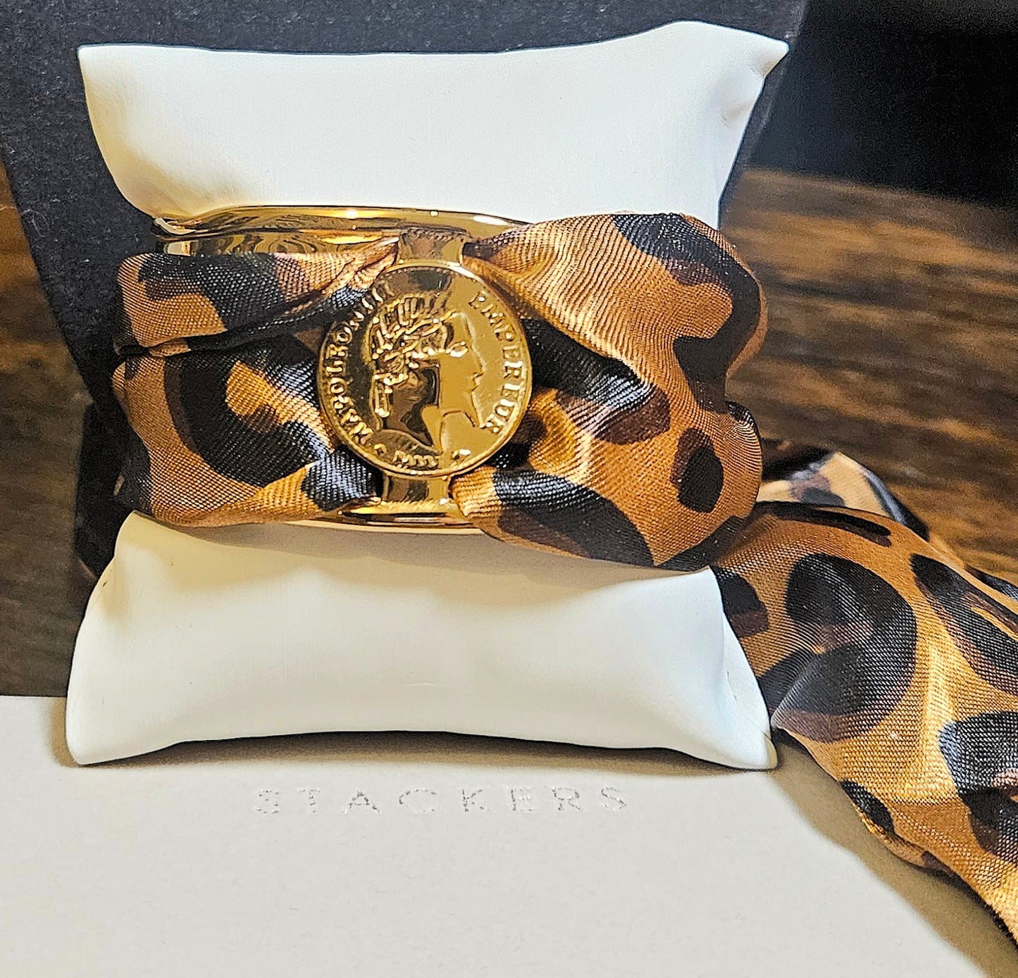 Bracelet manchette léopard