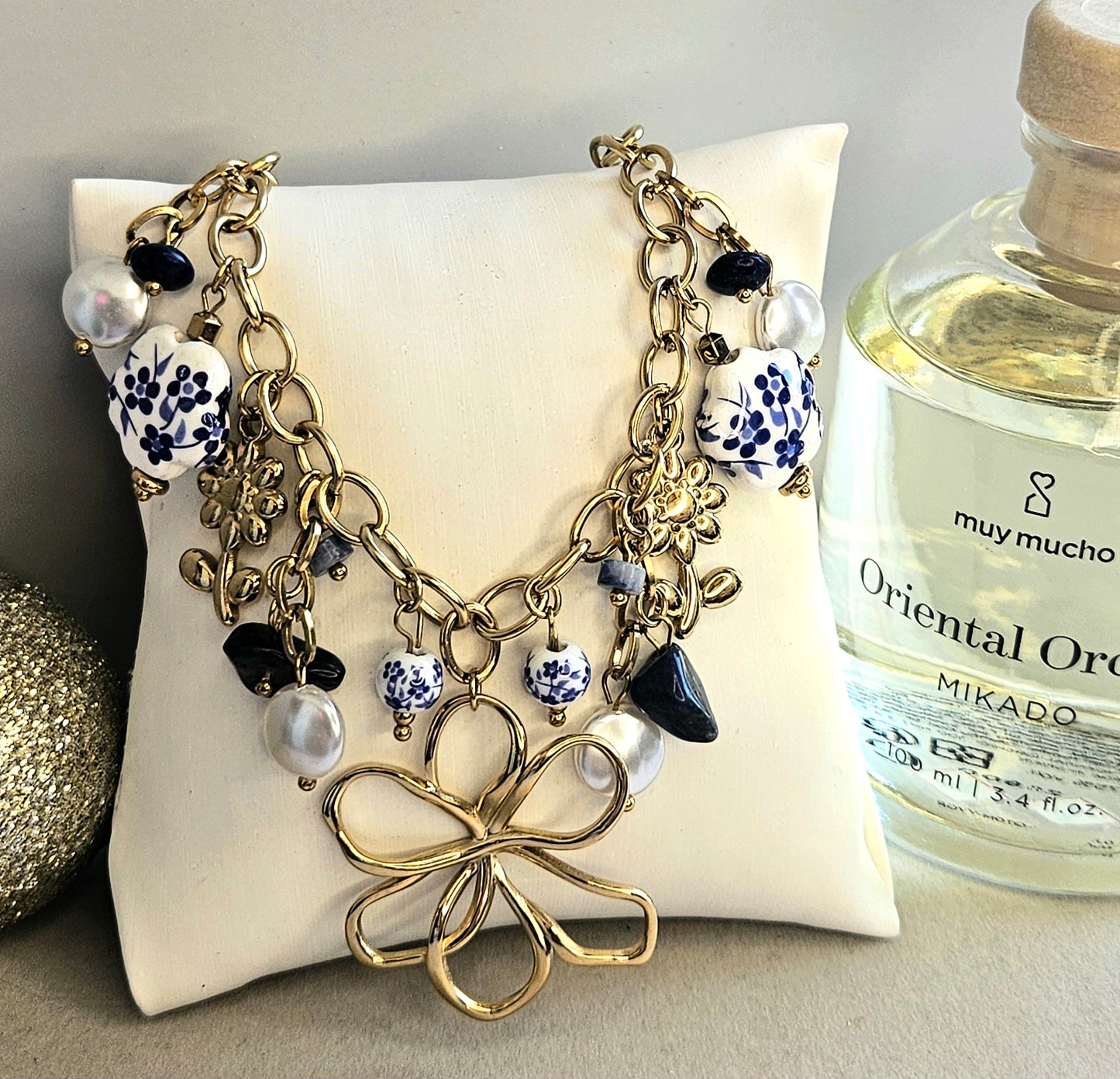 Collier fleur et ceramique fleur bleue