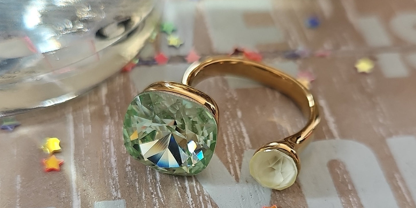 Swarovski transparent green ring