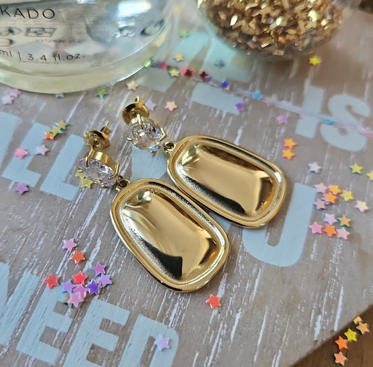 Rectangle earrings with silver stone
