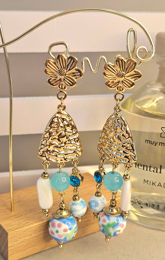 Boucles d'oreilles triangle céramique bleue