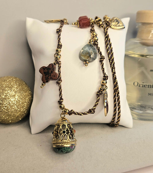 Collier sautoir tout en pierre oriental