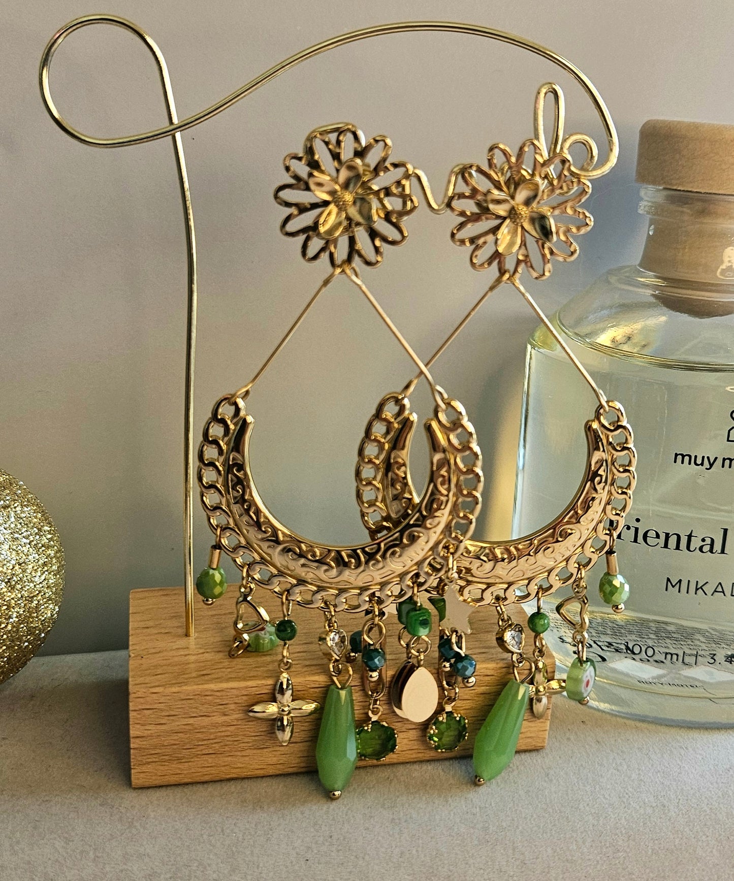 Boucles d'oreilles créoles perles vertes cristal