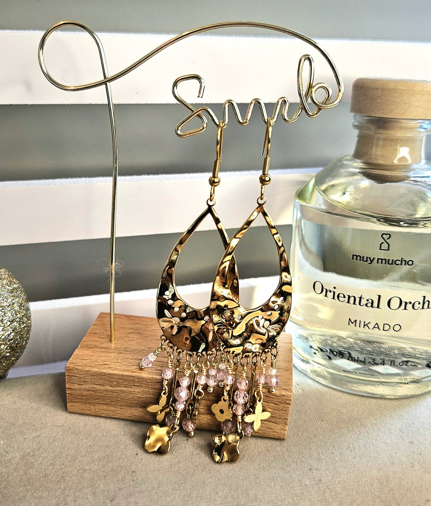 Boucles d'oreilles créoles longues rose perles