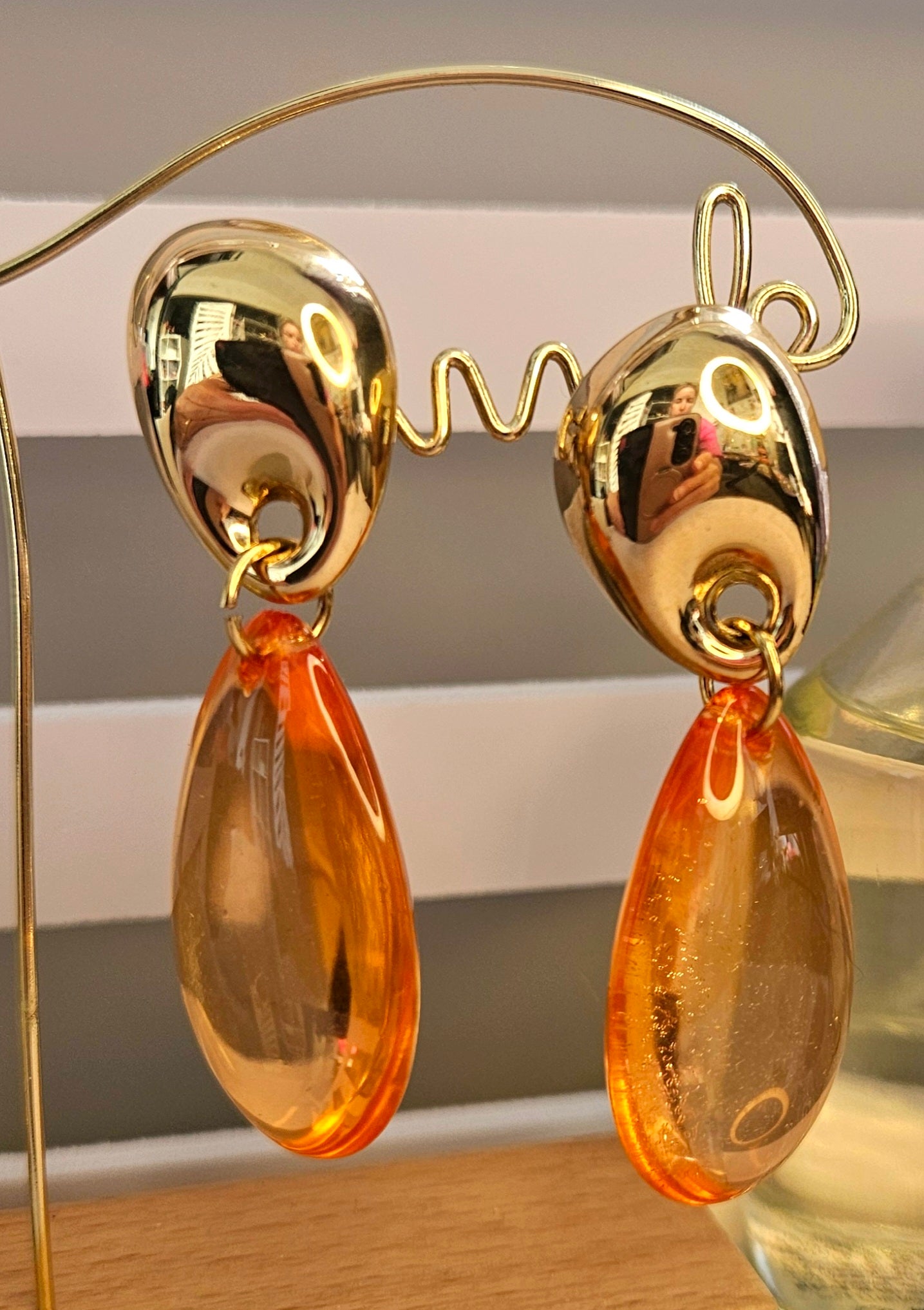 Boucles d'oreille résine goutte orange