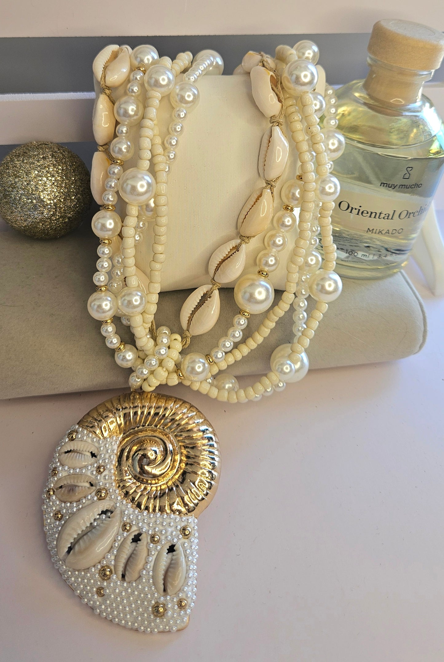 Collier coquillage perle et corie