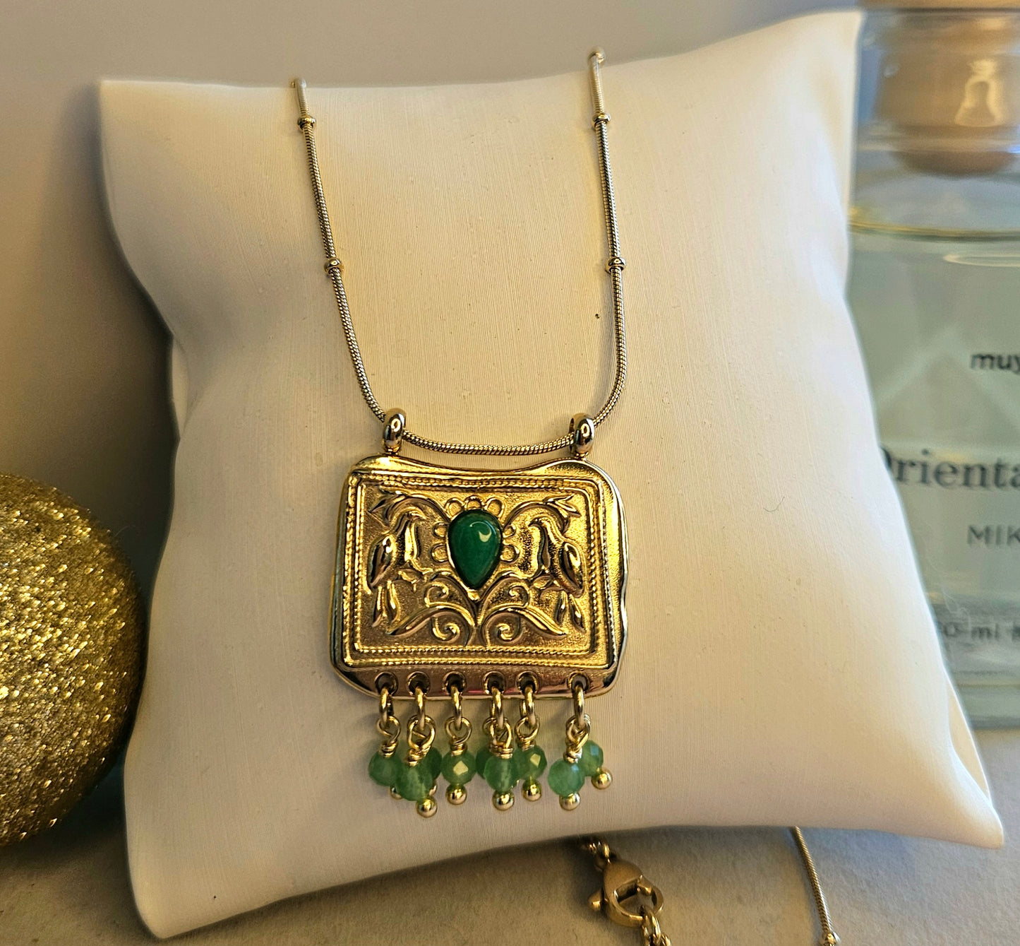Collier oriental pierre verte