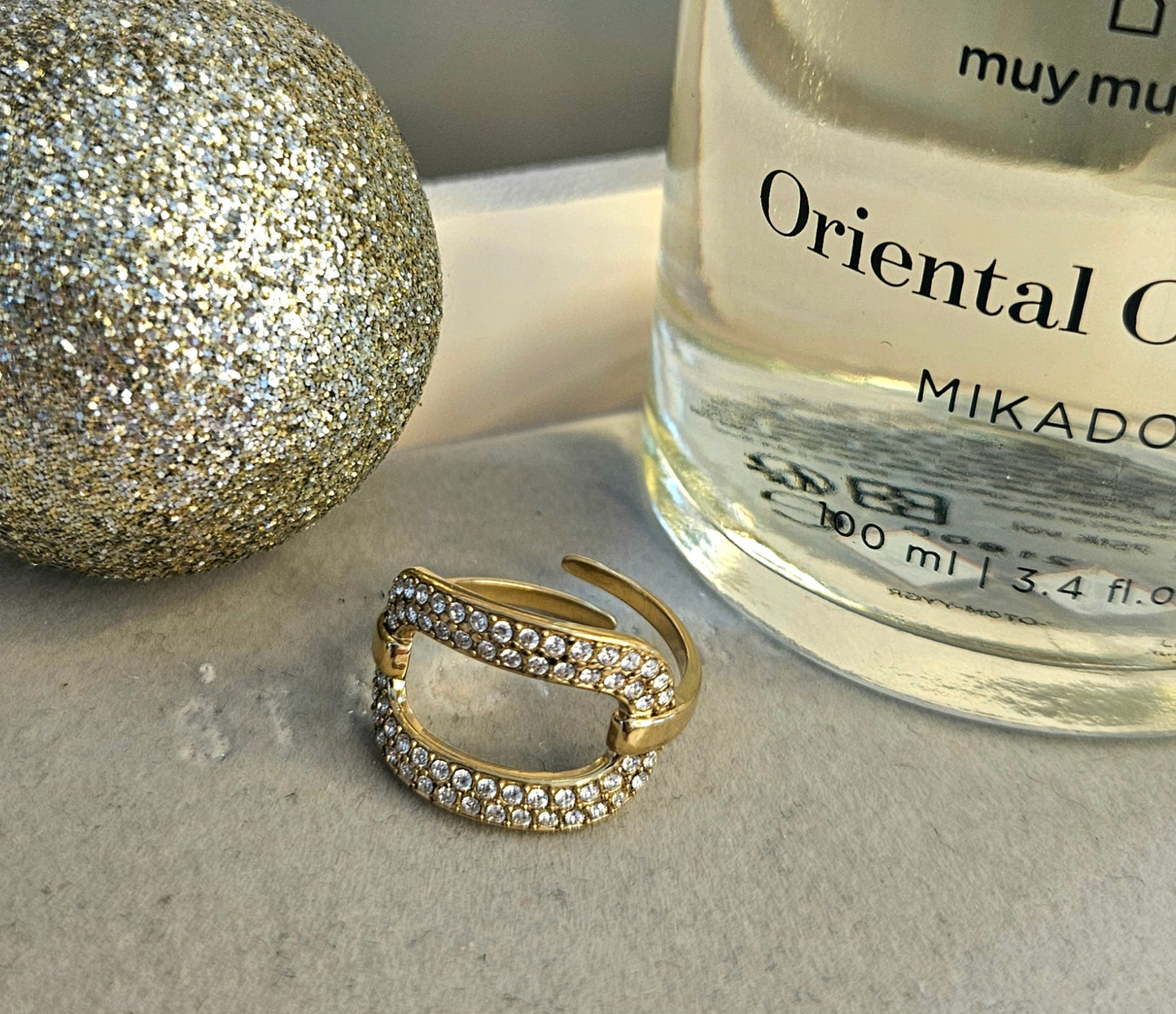 Bague zirconium ovale or