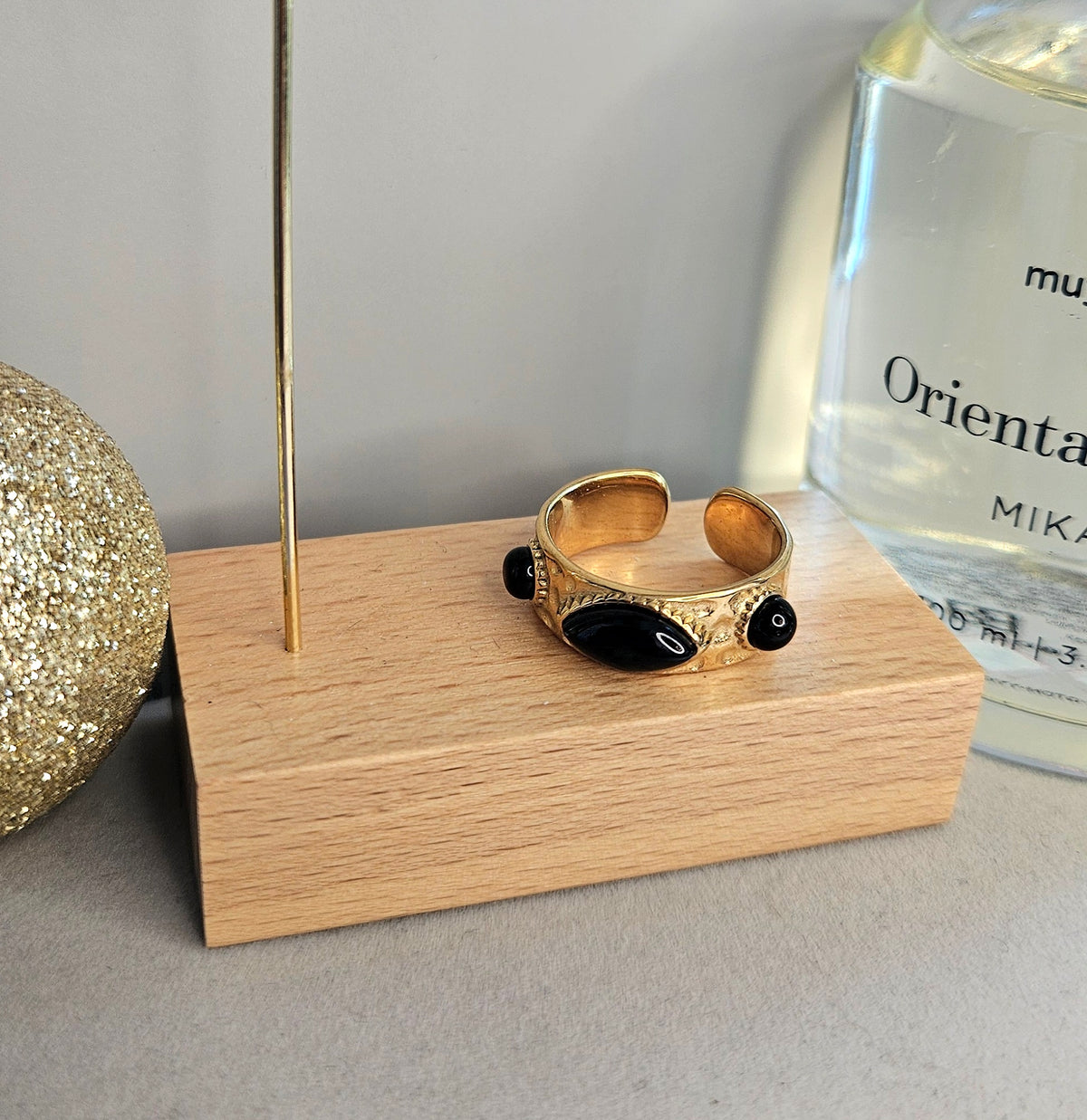 Bague orientale noire