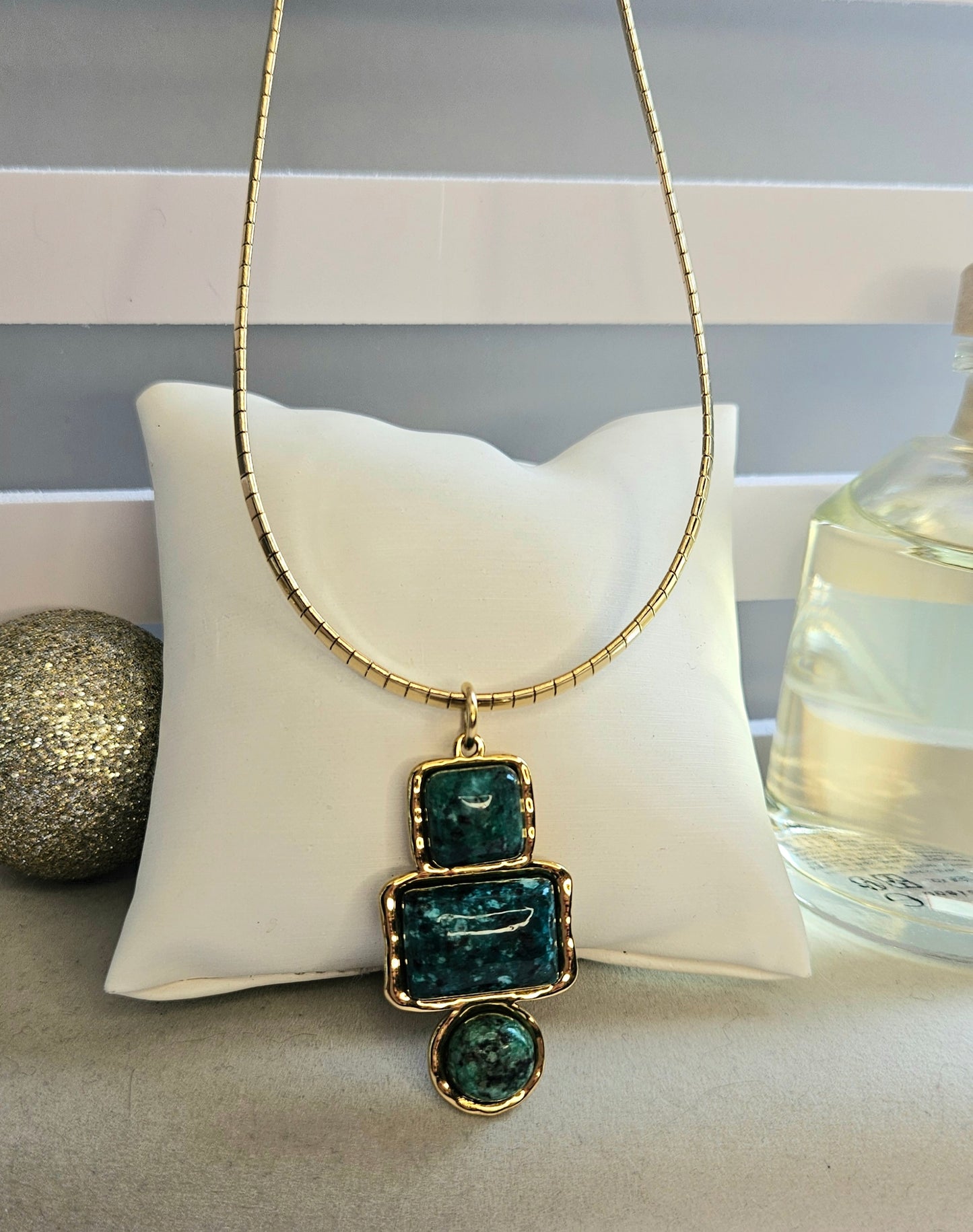 Collier pierre naturelle verte