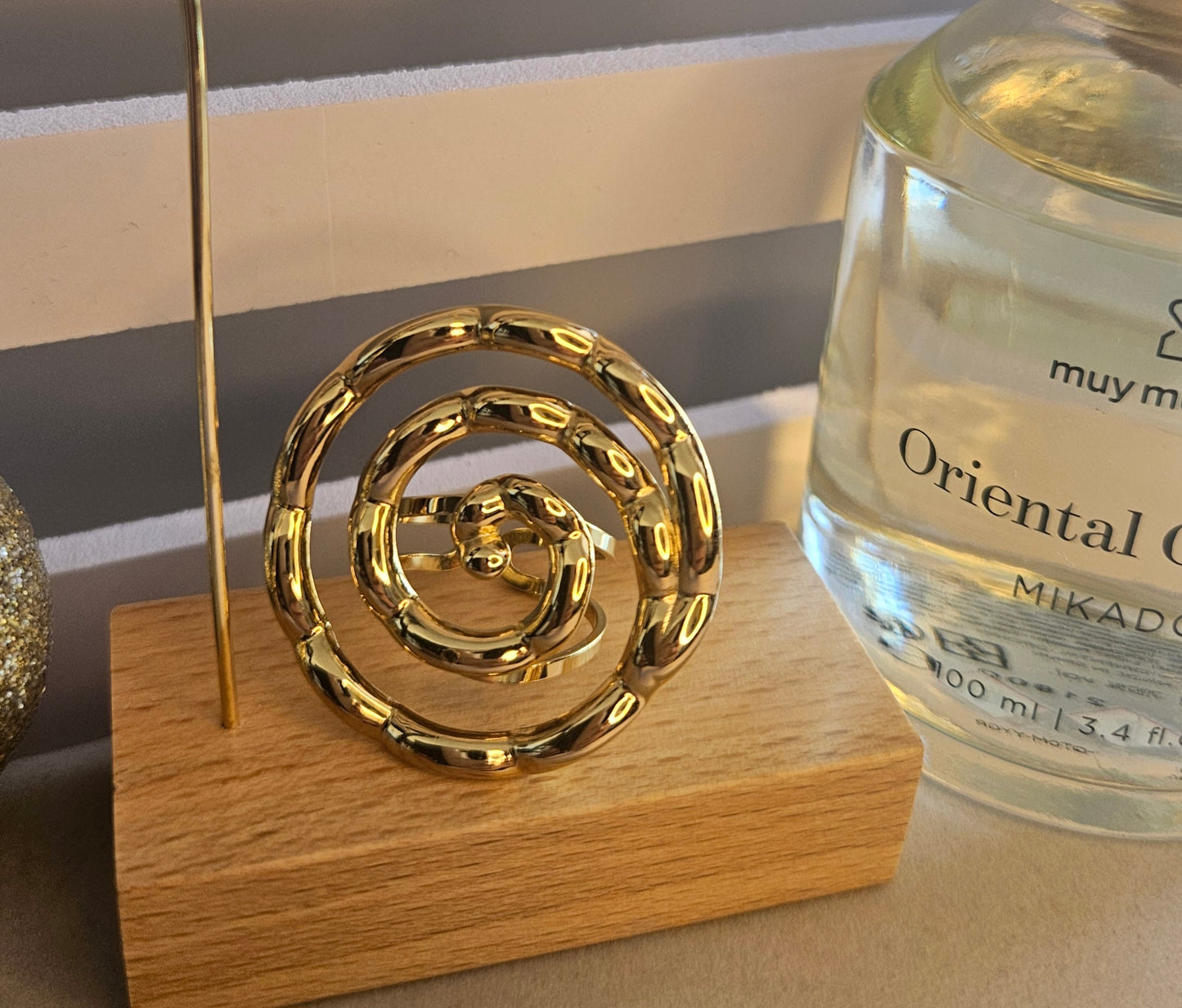 Bague tourbillon or