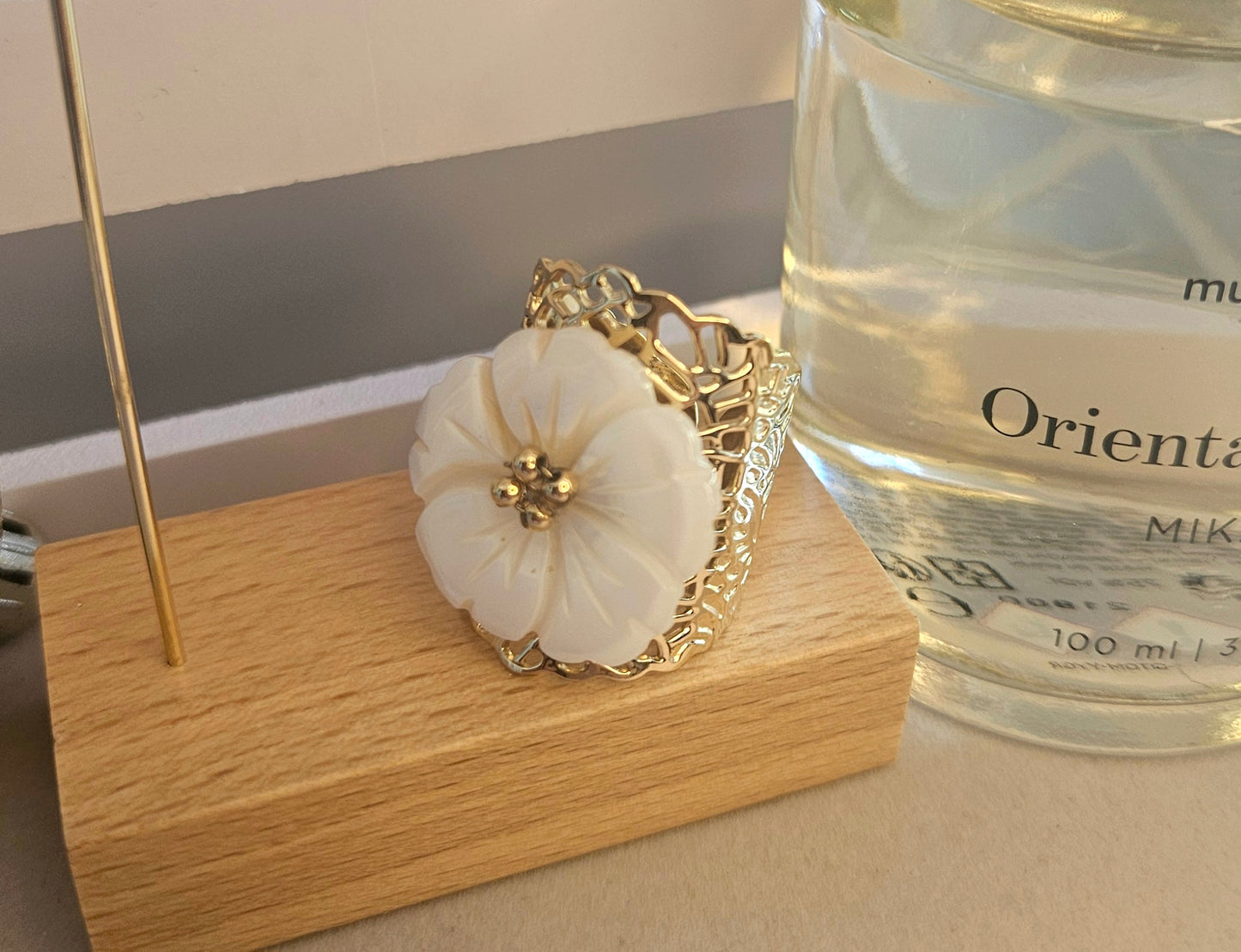 Bague fleur nacre