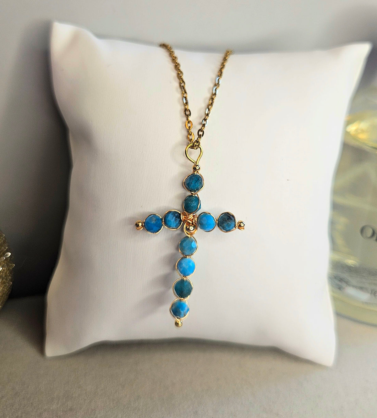 Collier croix turquoise