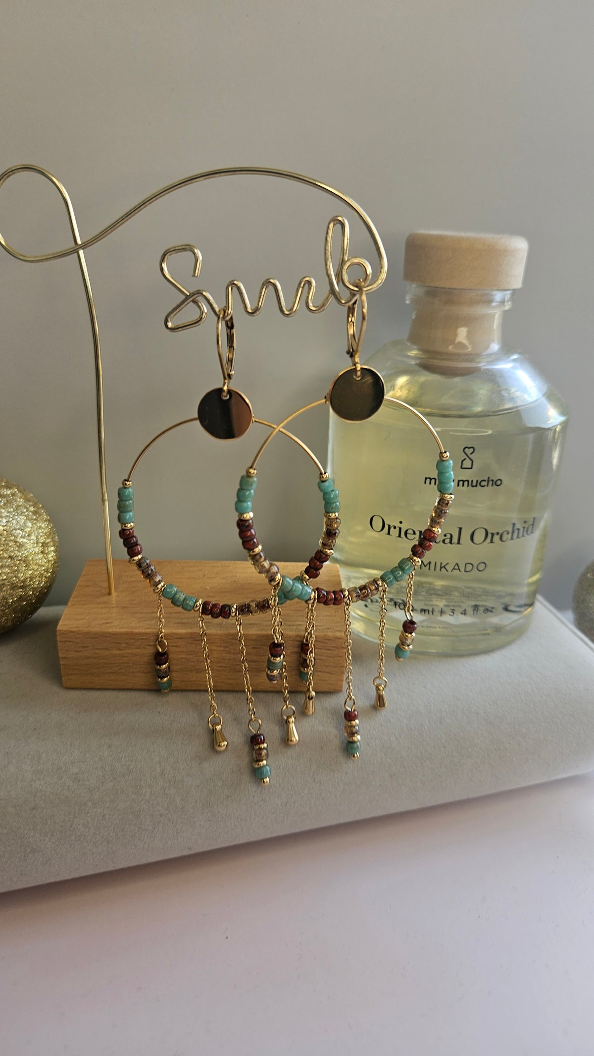 Boucles d'oreilles créoles perles et chaine pierre