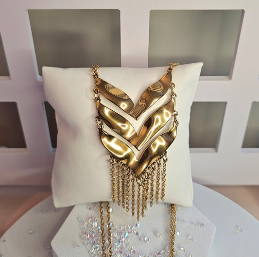 Collier triple v et chaines