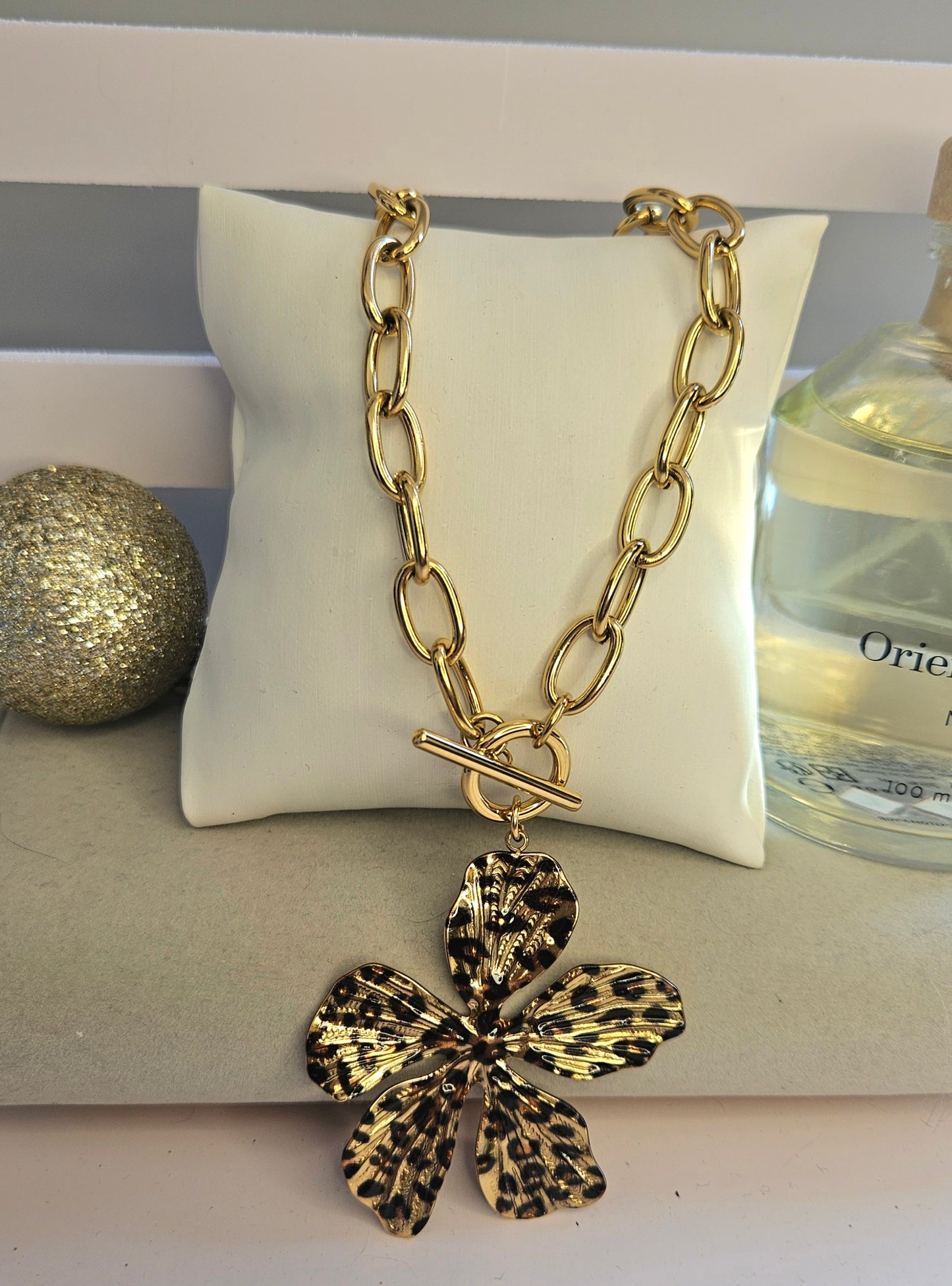 Collier fleur léopard