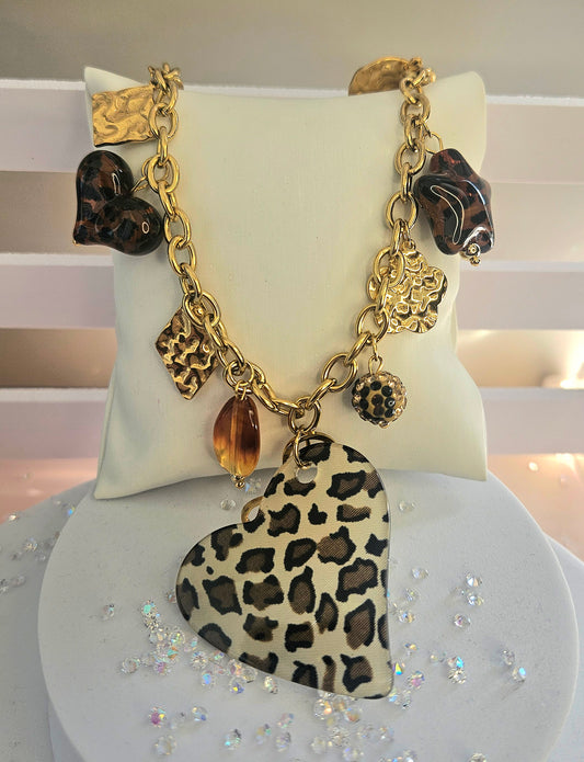 Collier breloque coeur léopard