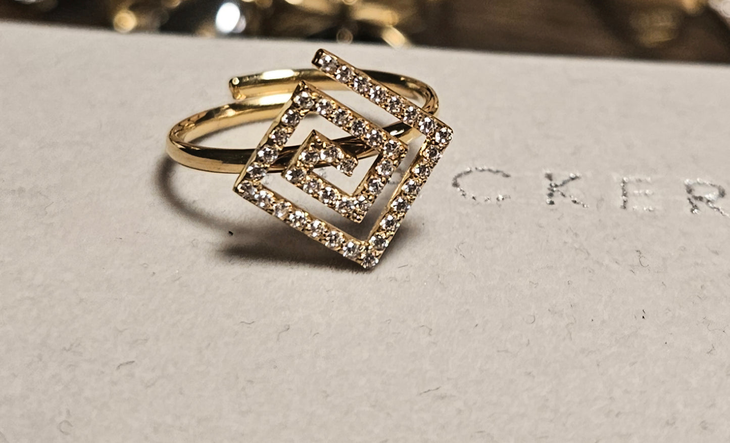 Bague labyrinthe zirconium