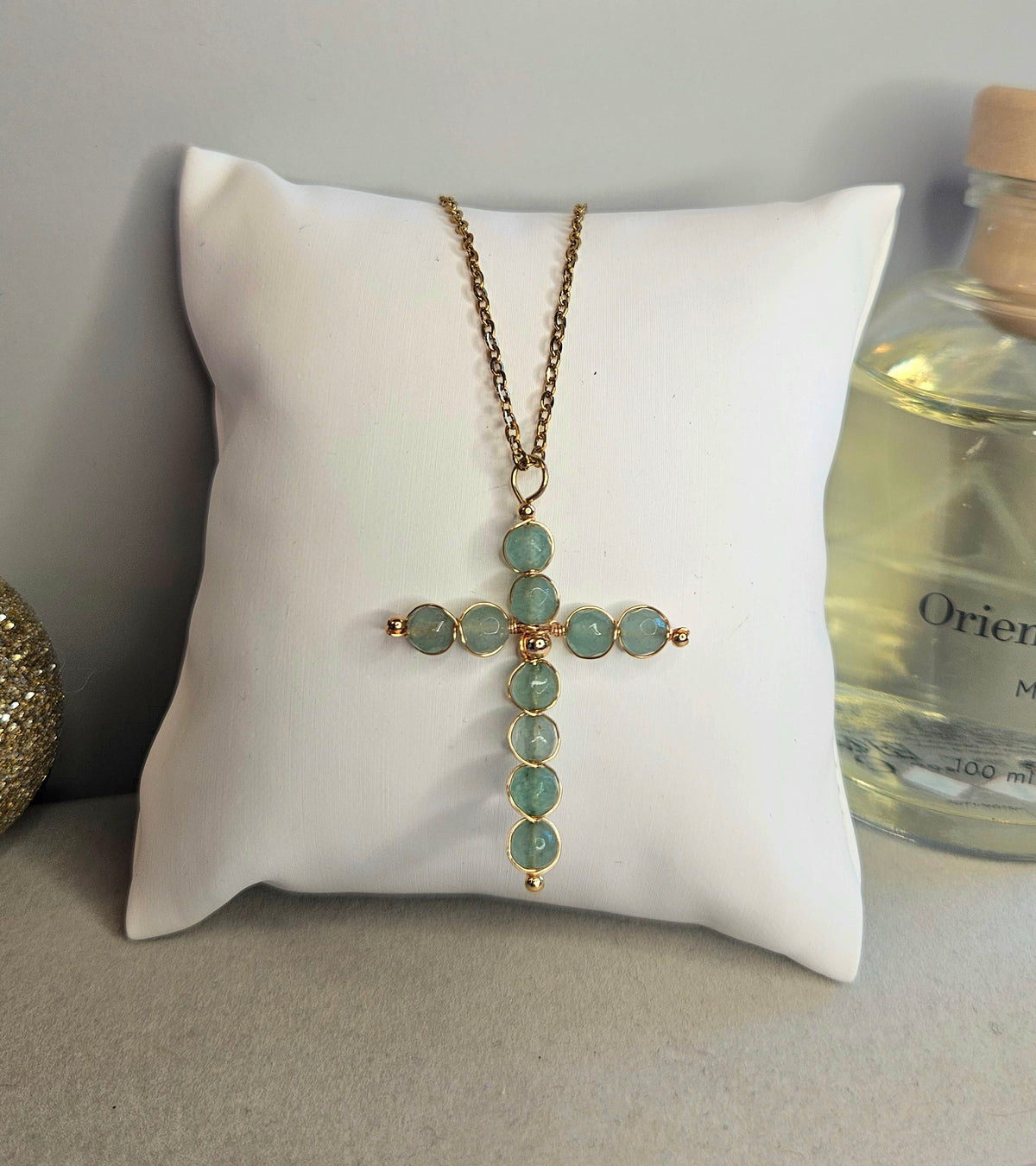 Collier croix verte perle naturelle