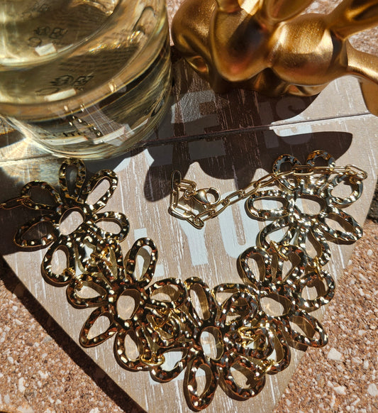 Collier fleur martelé