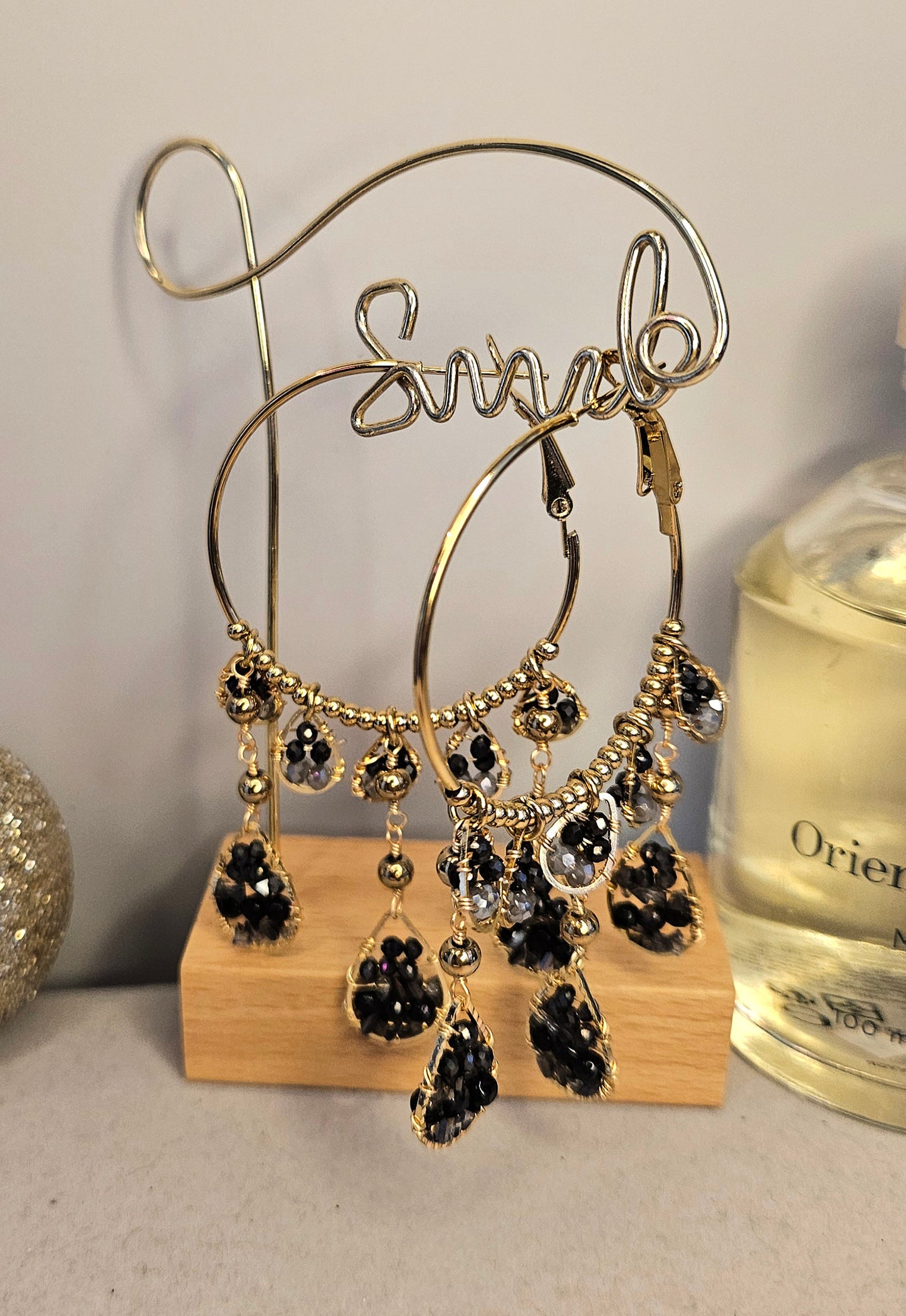 Boucles d'oreilles créoles perles cristal noires