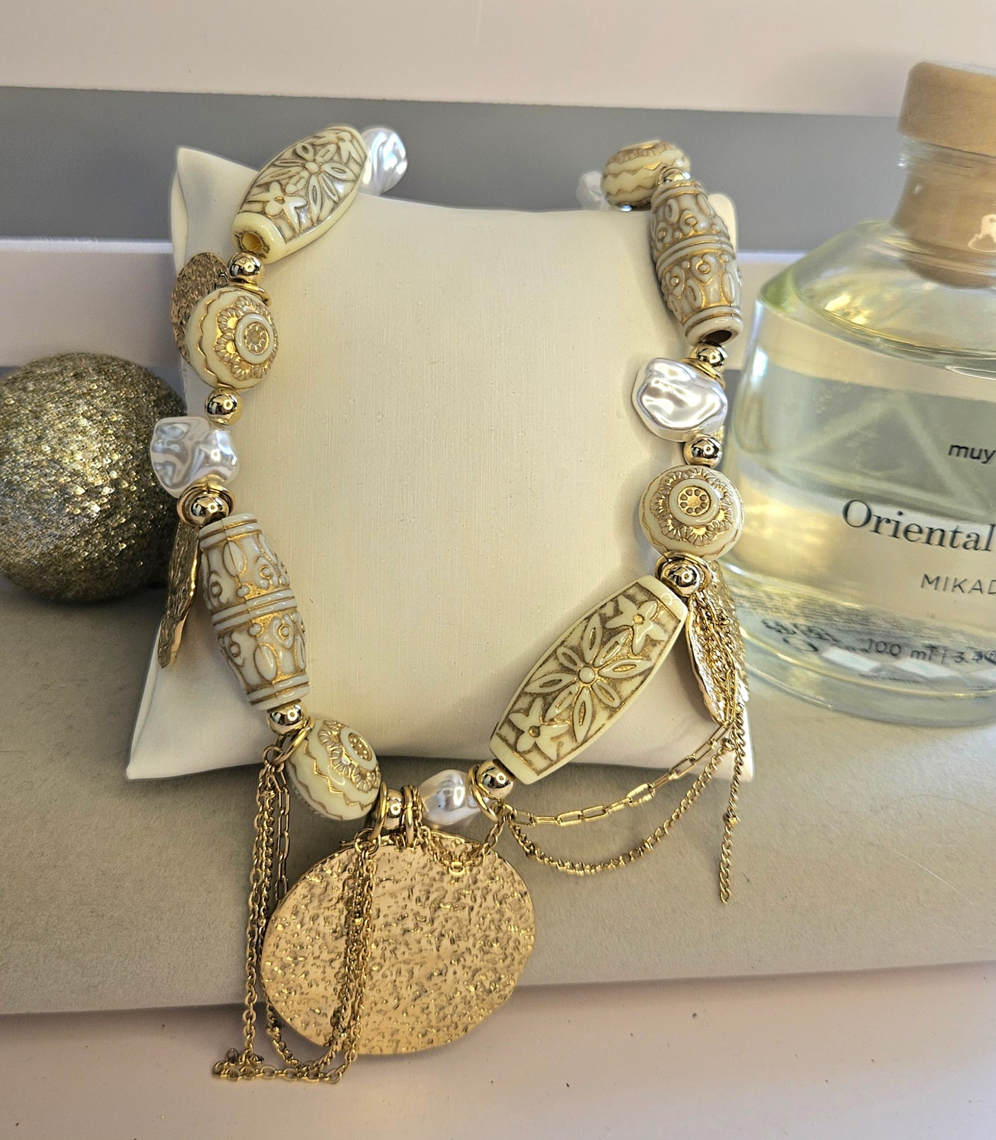 Collier oriental chaine et medaille