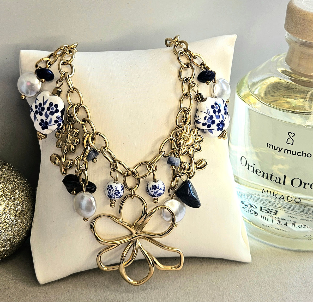 Collier fleur et ceramique fleur bleue