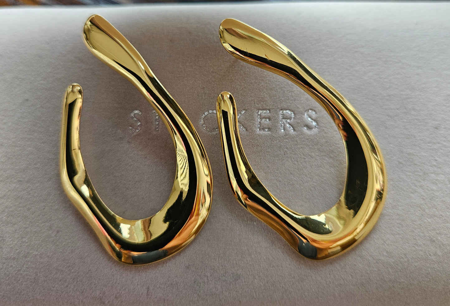 Boucles d'oreilles créoles destructurées