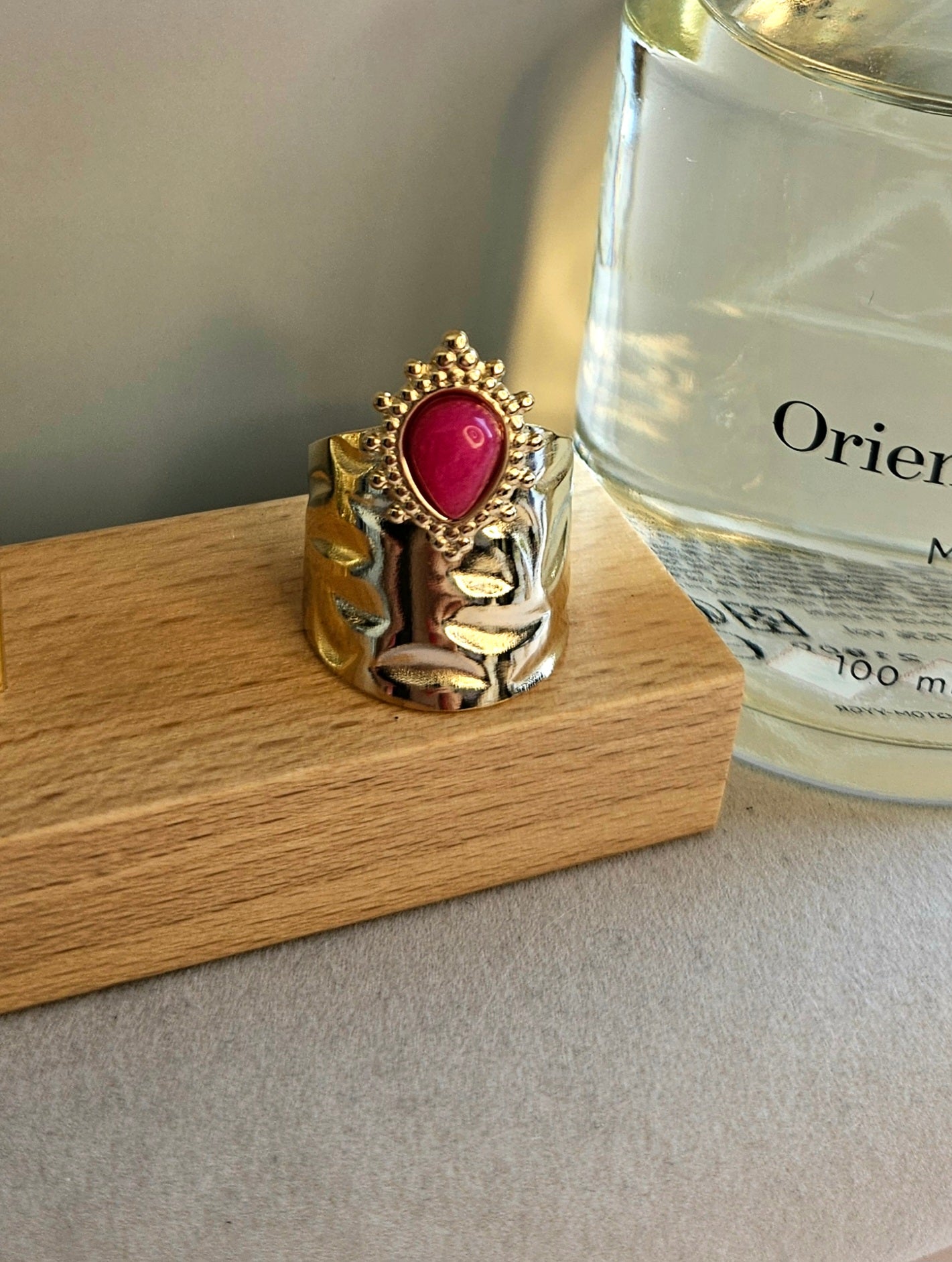 Bague couronne pierre rouge