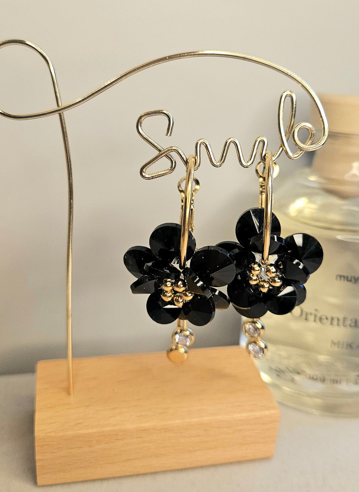 Boucles d'oreilles fleur noires cristal