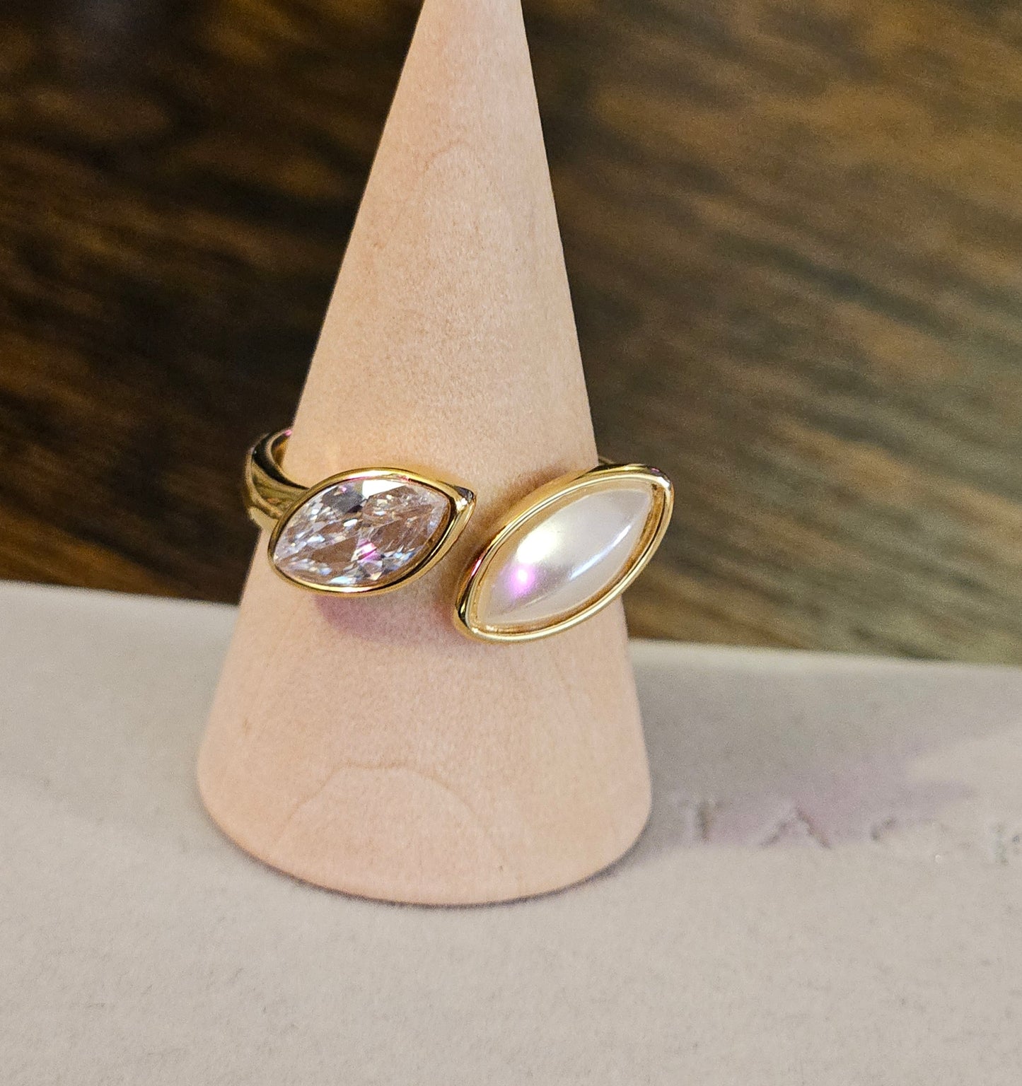 Bague perle et cristal ovale