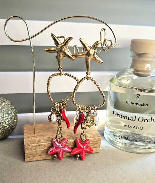 Boucles d'oreilles etoiles rouges perles naturelles